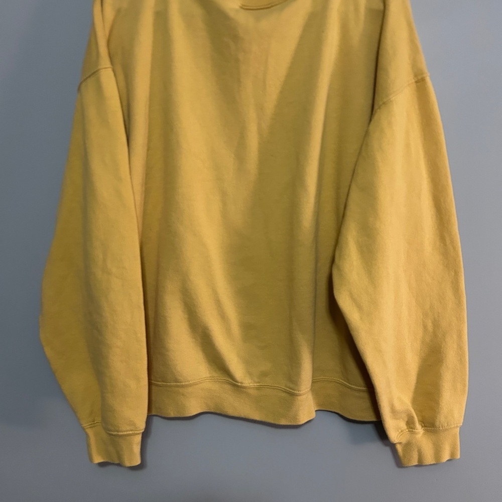 Disney Winnie the Pooh "I'm obviously busy" graphic crewneck sweatshirt. - Picture 4 of 4